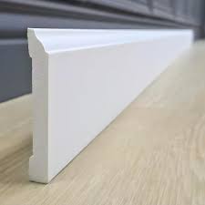 Zócalo de PVC Blanco 80x18mm - Pasacables Resistente y Pintable